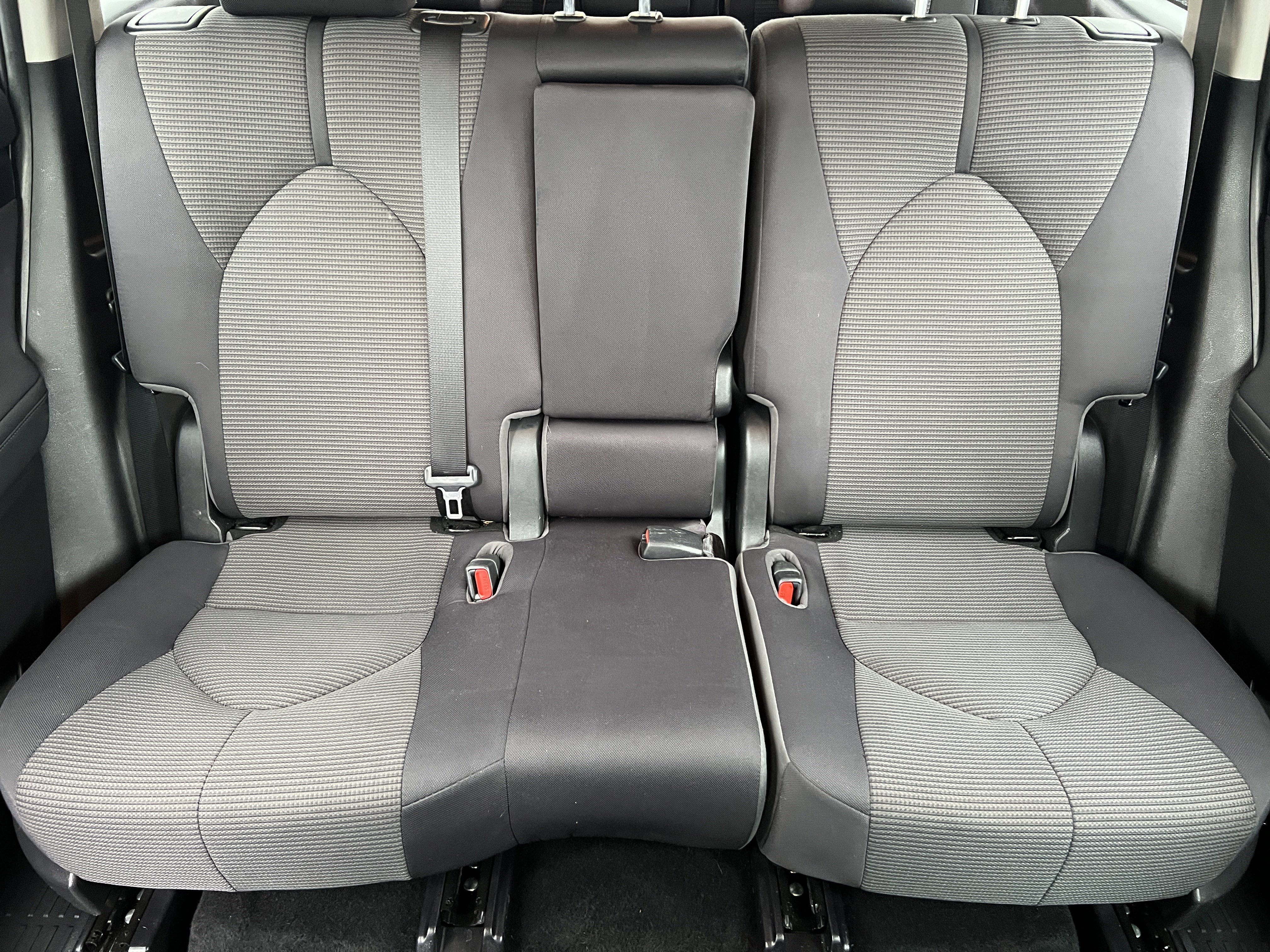 Used 2022 Toyota Highlander L image 14