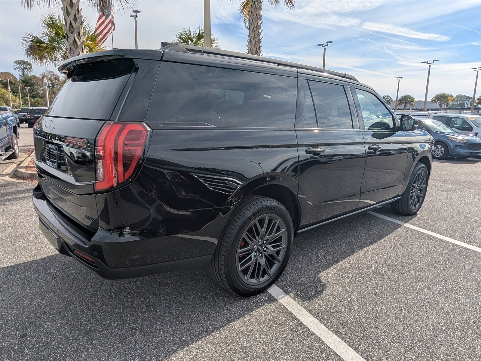 Used 2025 Ford Expedition Max Platinum w/ Stealth Performance Package image 4