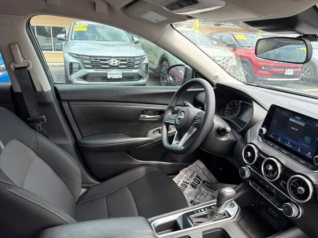 Used 2025 Nissan Sentra SV FWD image 12