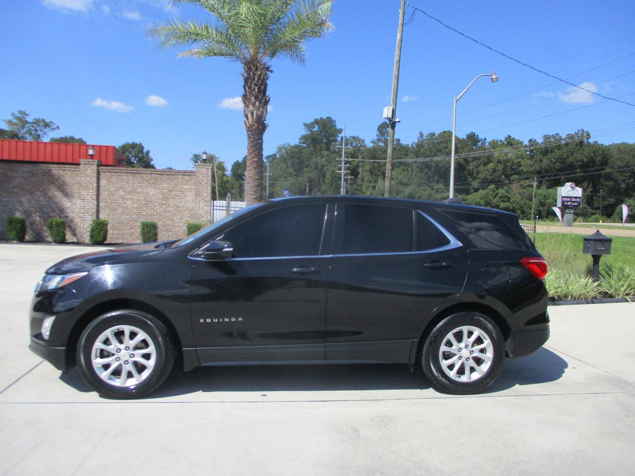 Used 2018 Chevrolet Equinox LT FWD image 12