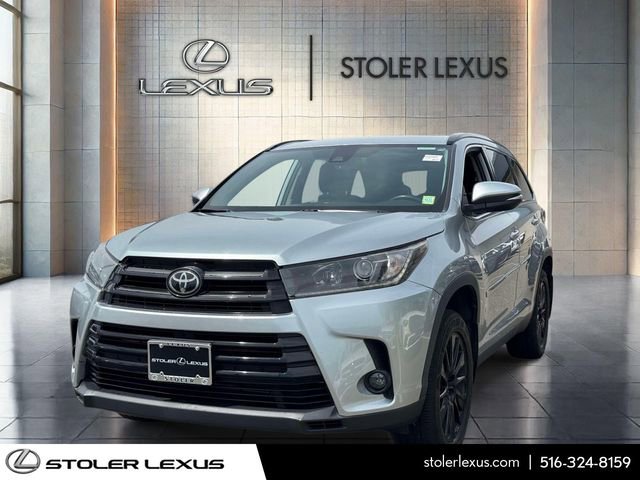 Used 2019 Toyota Highlander SE w/ Protection Package #3 AWD/4WD image 3