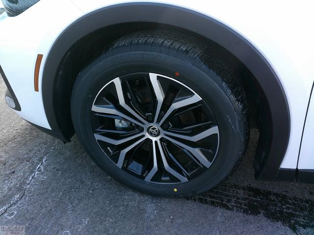 New 2026 Toyota Crown XLE image 8