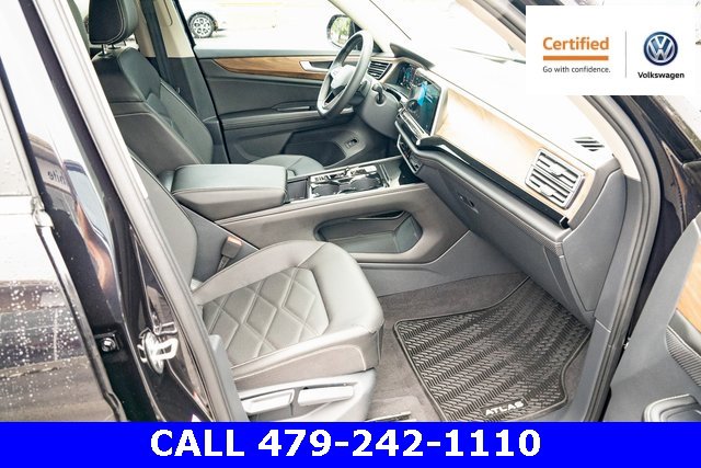 Certified 2024 Volkswagen Atlas SE w/ Black Wheel Package image 41