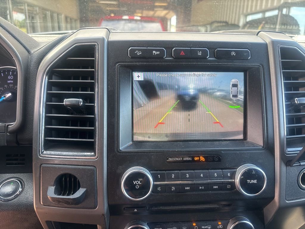 Used 2018 Ford Expedition XLT w/ Equipment Group 202A AWD/4WD image 14