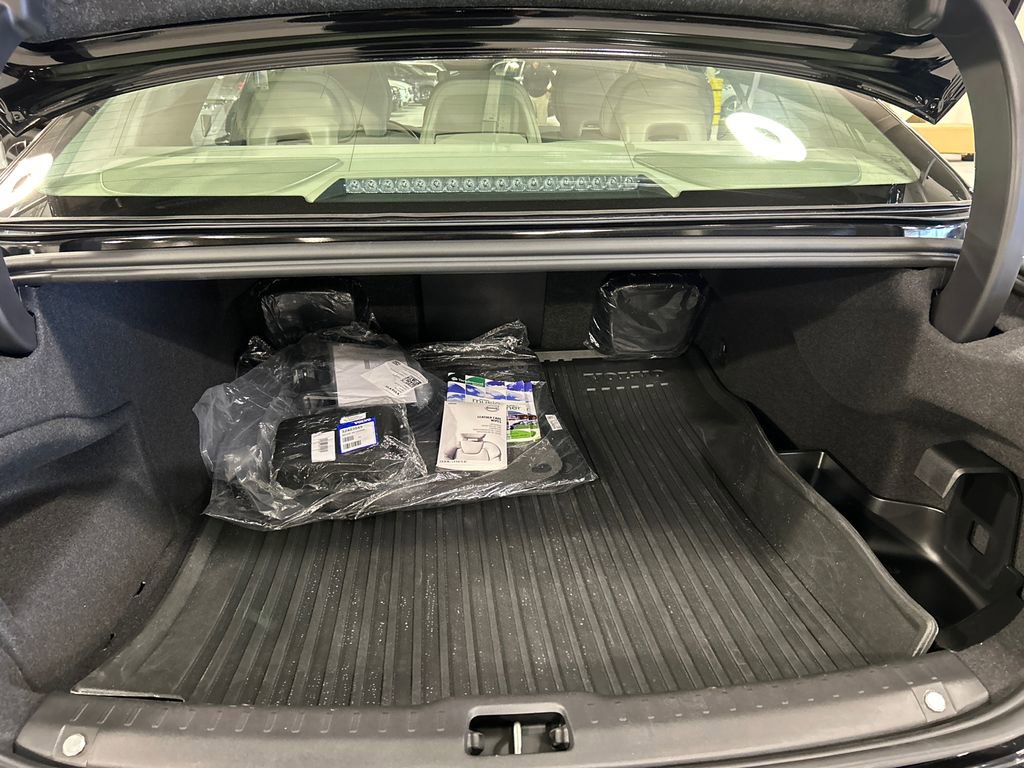 Certified 2024 Volvo S90 T8 Ultimate w/ Lounge Package image 25