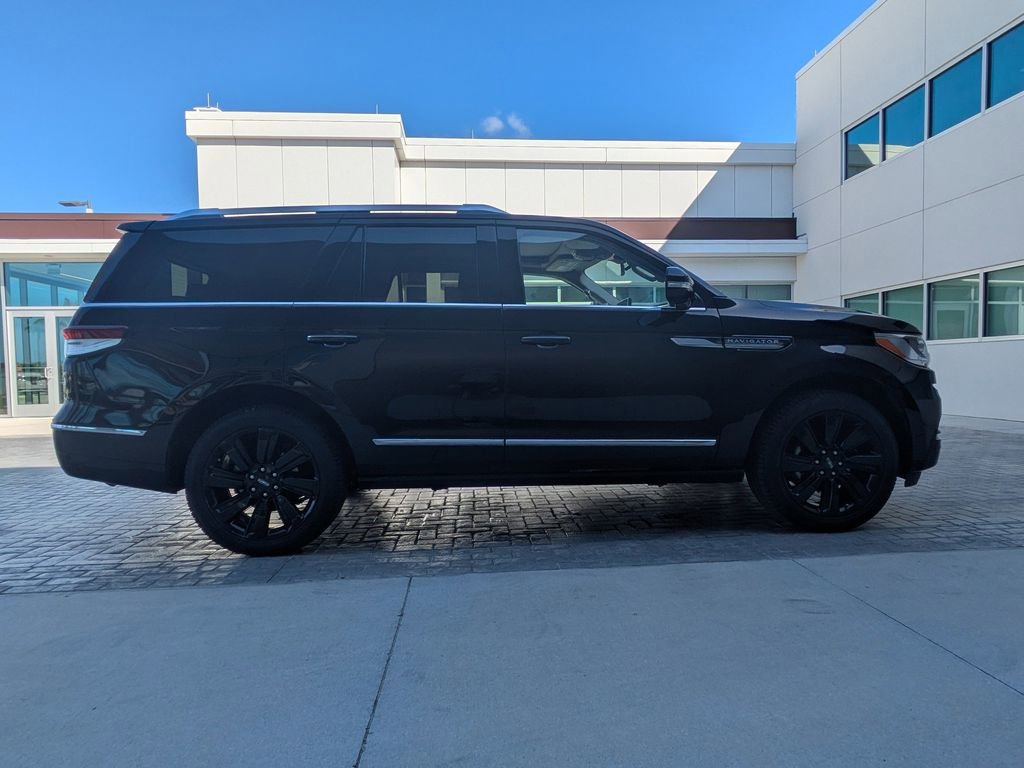 Certified 2024 Lincoln Navigator Reserve image 4