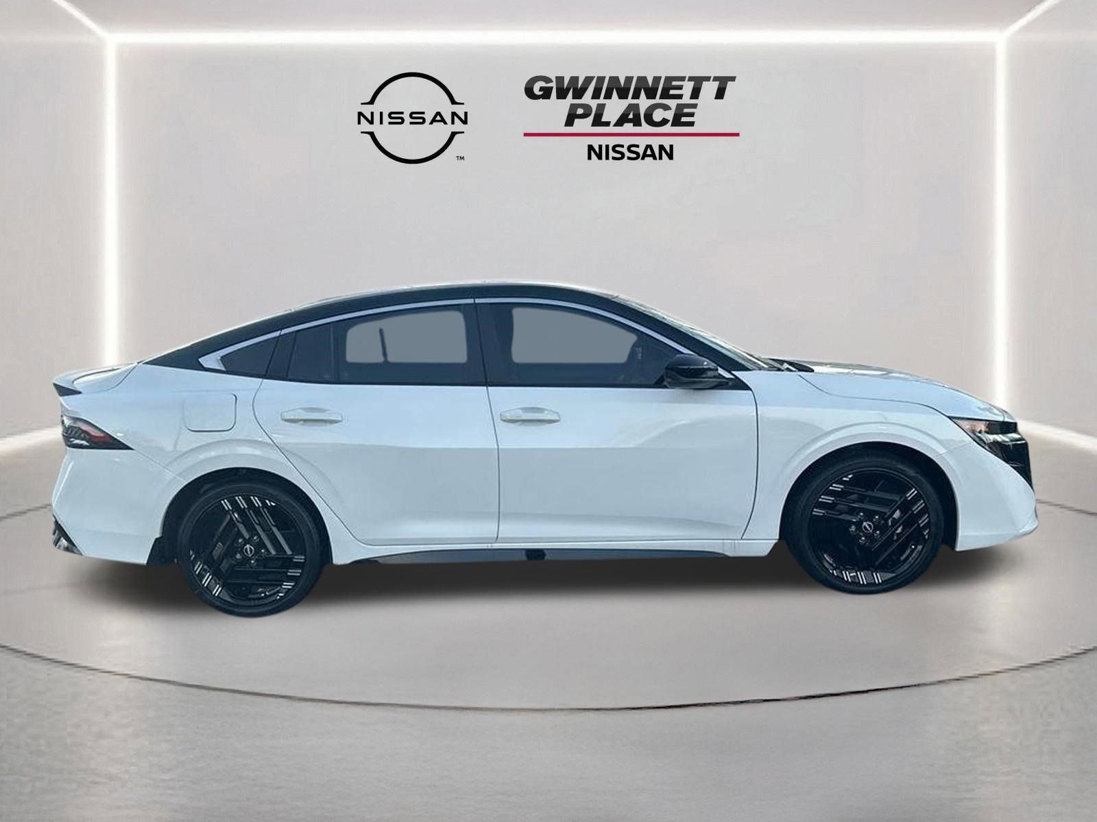 New 2026 Nissan Sentra SR w/ Floor Mat Package FWD image 4