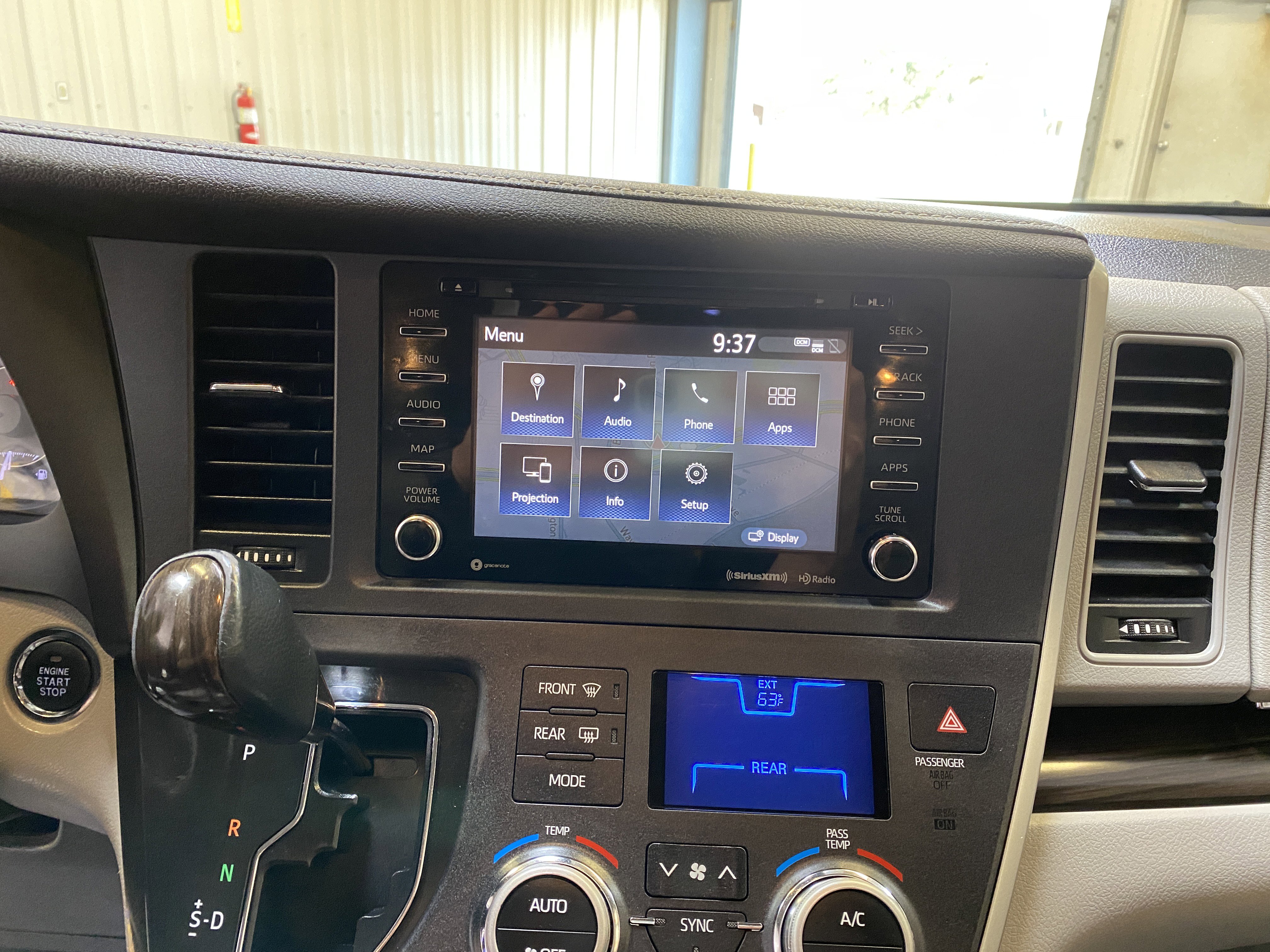 Used 2020 Toyota Sienna XLE w/ XLE Navigation Package image 39
