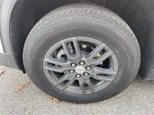 Used 2025 GMC Acadia Elevation image 2