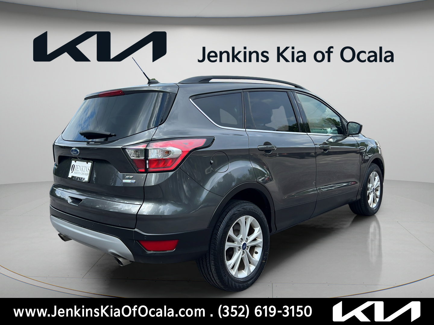 Used 2017 Ford Escape SE w/ Equipment Group 201A AWD/4WD image 4