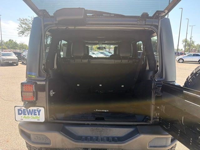 Used 2016 Jeep Wrangler Unlimited Sahara AWD/4WD image 15