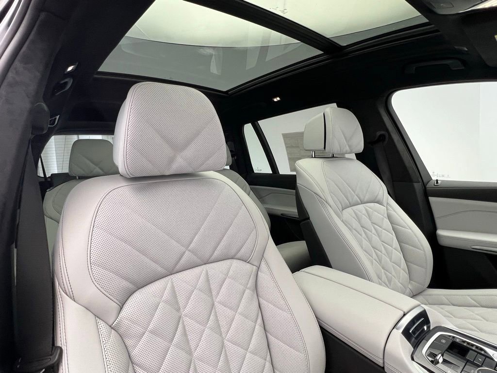 New 2026 BMW X7 xDrive40i w/ M Sport Package image 7