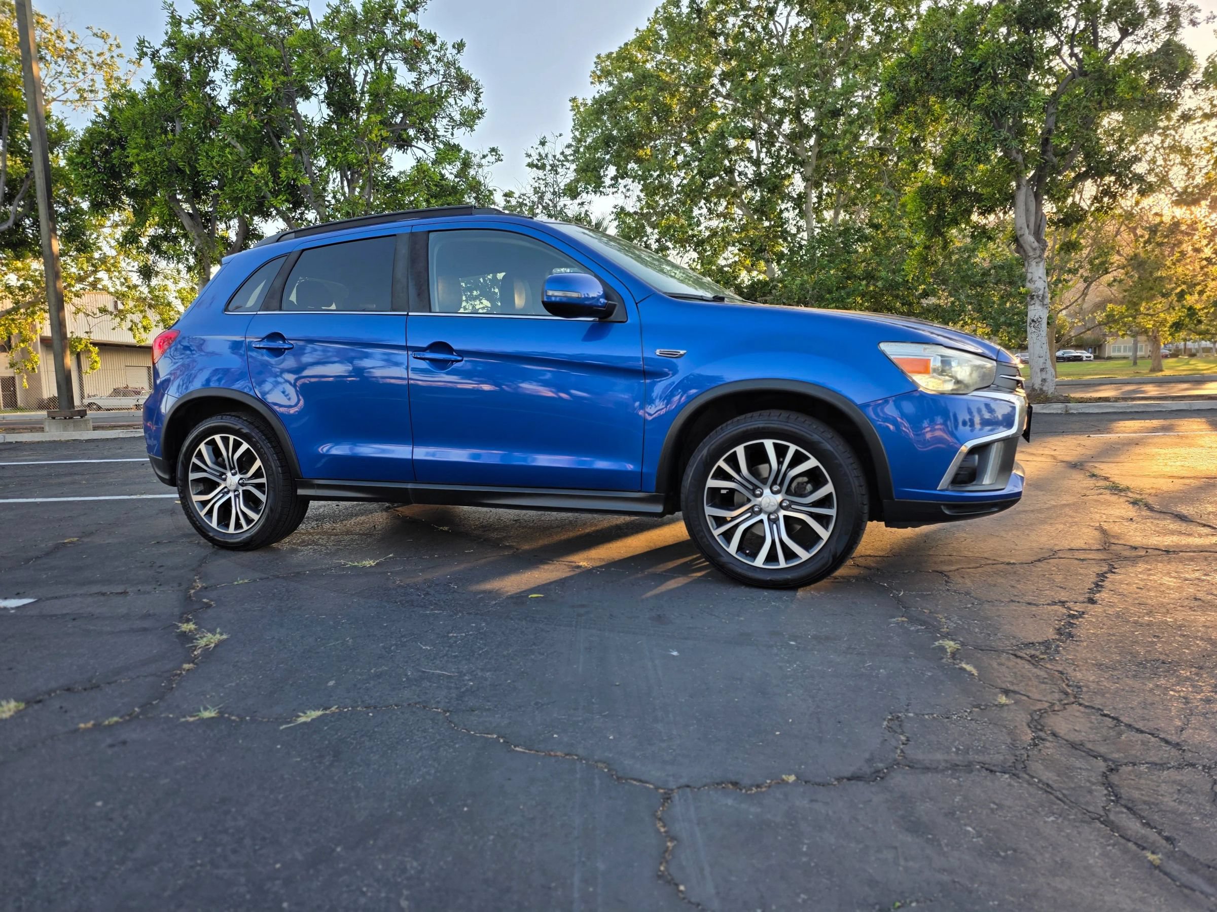 Used 2018 Mitsubishi Outlander Sport SEL FWD image 2