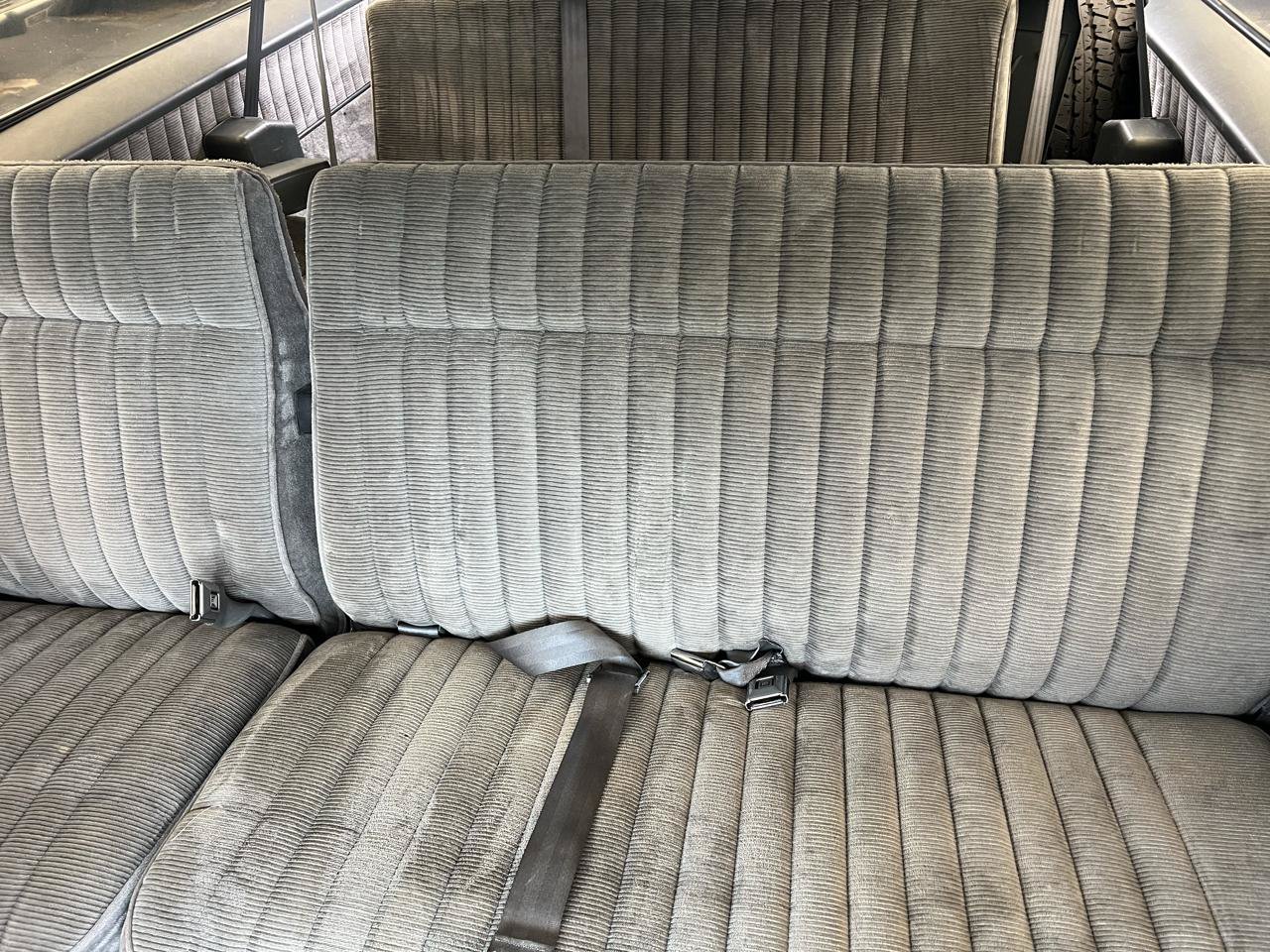 Used 1989 GMC Suburban 4WD image 10