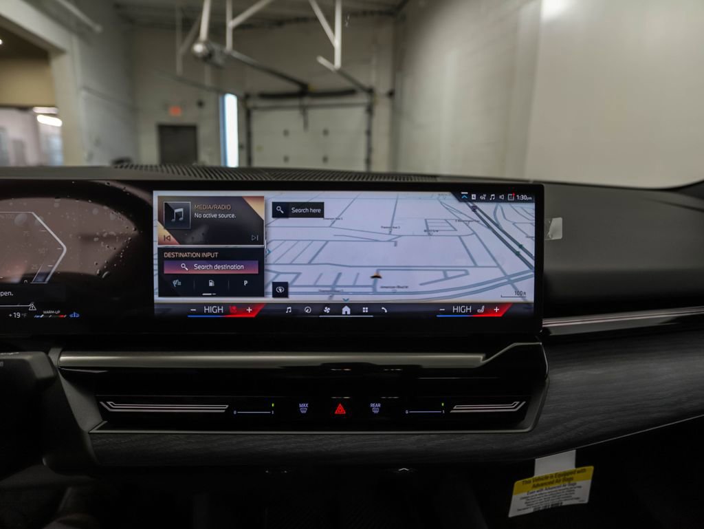 Certified 2025 BMW 530i xDrive w/ Premium Package image 17