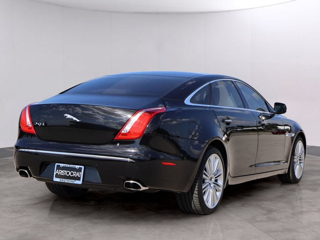Used 2011 Jaguar XJ L RWD image 7