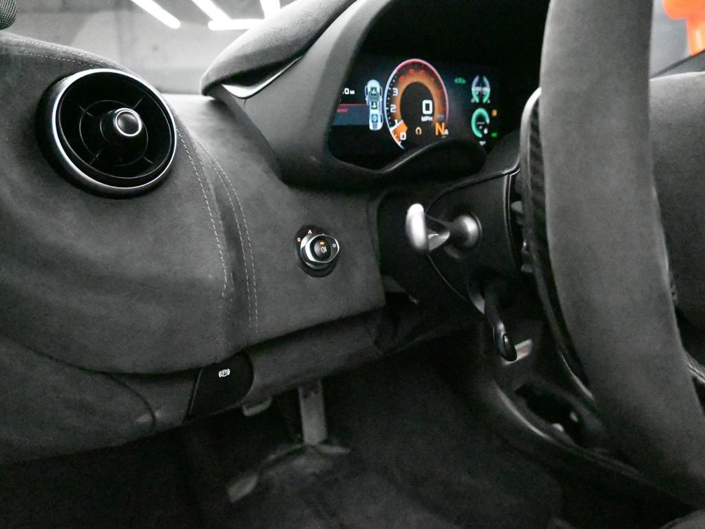 Used 2019 McLaren 600LT image 28