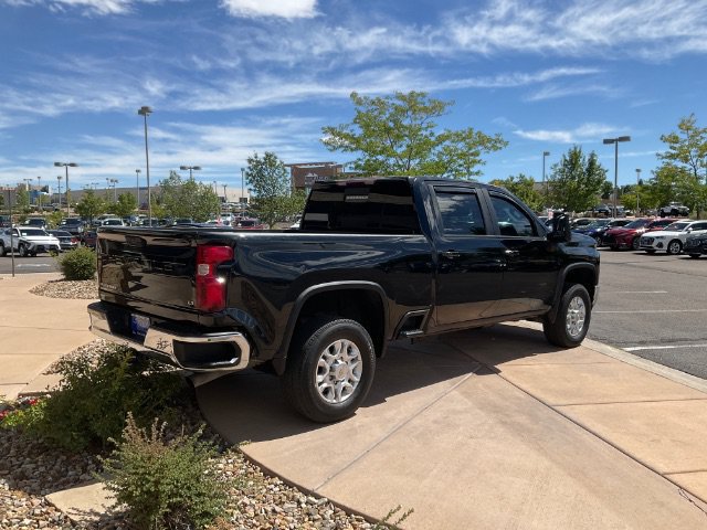 Used 2021 Chevrolet Silverado 2500 LT w/ Convenience Package AWD/4WD image 4
