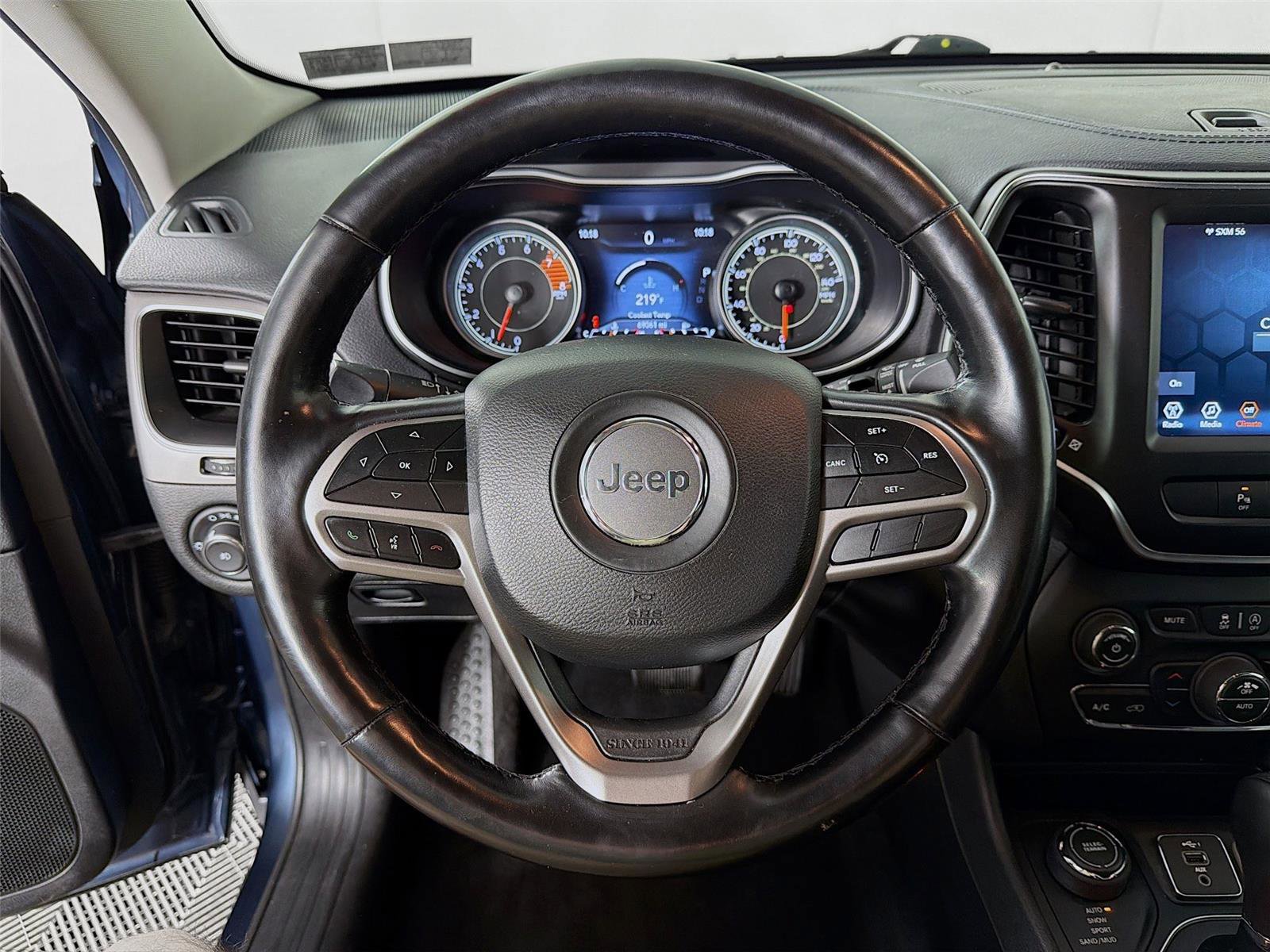 Used 2021 Jeep Cherokee Latitude Lux w/ Comfort/Convenience Group image 12