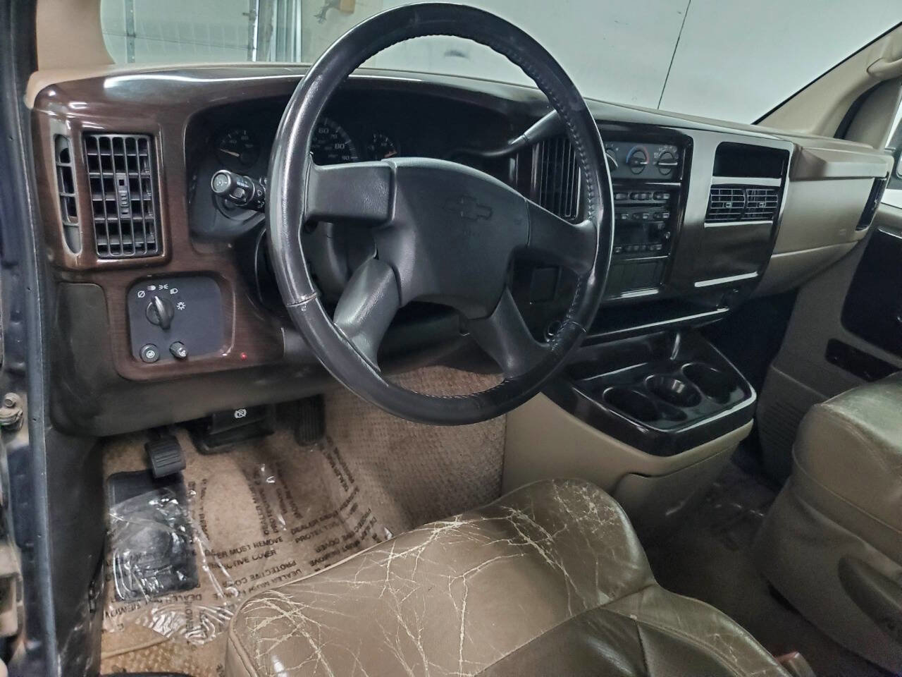 Used 2006 Chevrolet Express 1500 w/ Preferred Equipment Group RWD image 8