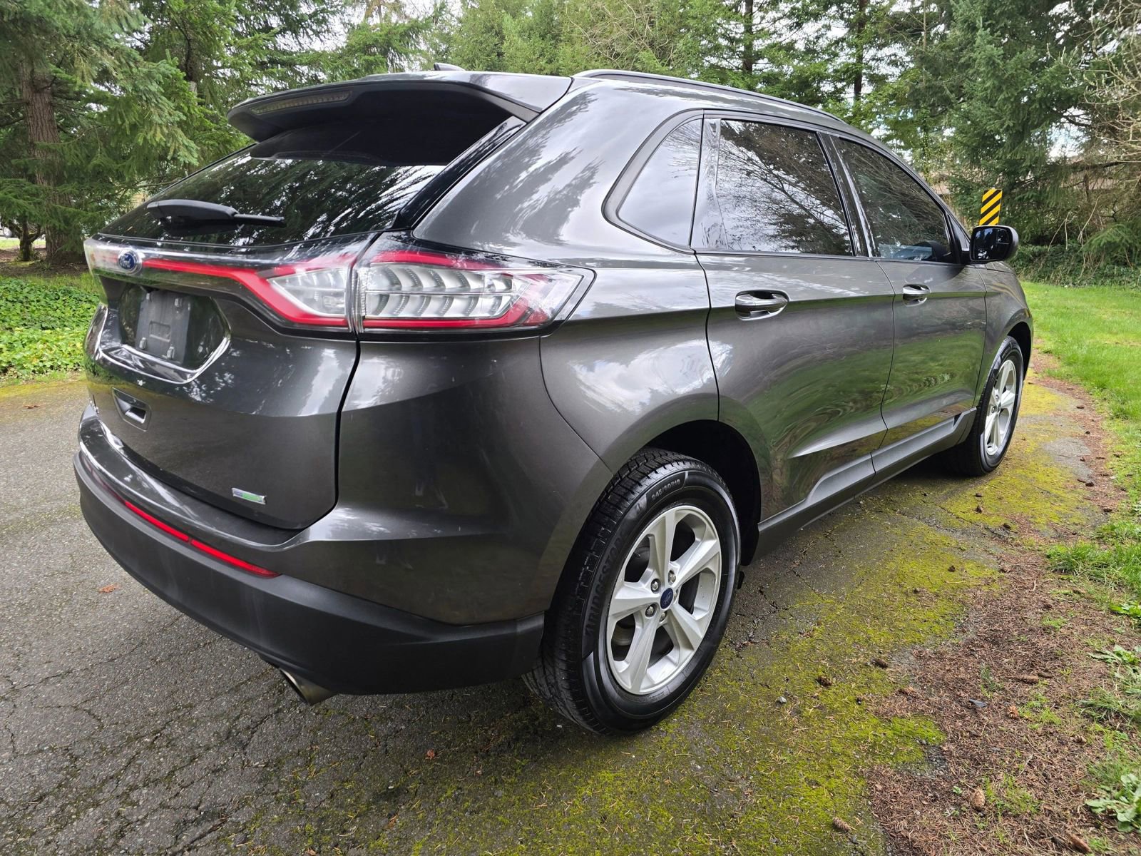 Used 2018 Ford Edge SE image 6