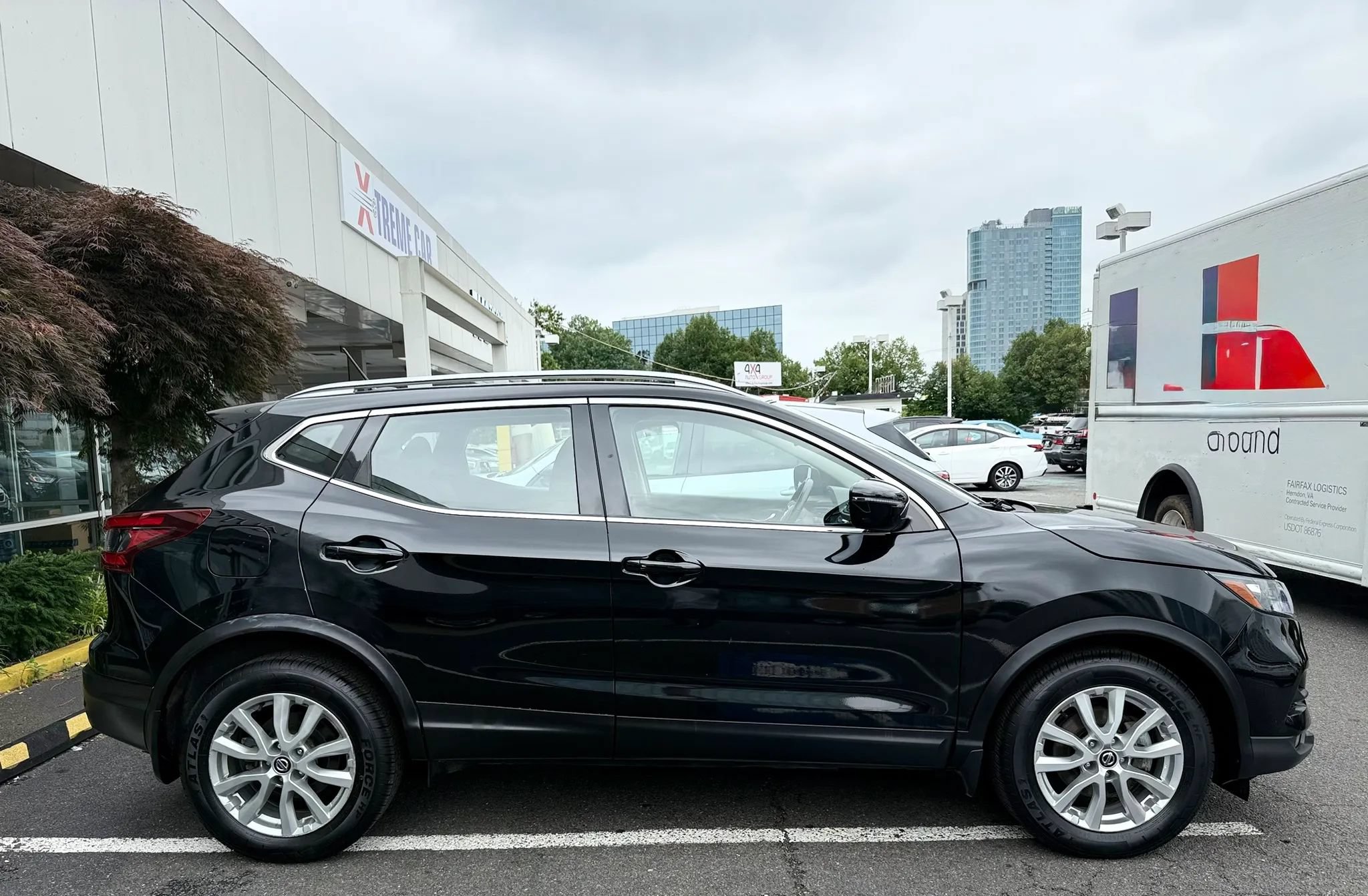 Used 2021 Nissan Rogue Sport SV AWD/4WD image 8