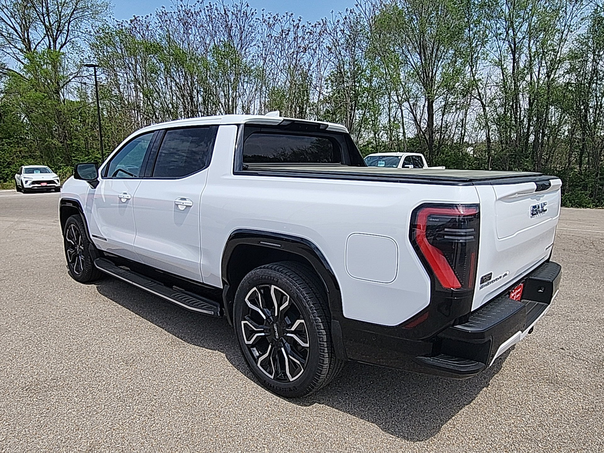 New 2025 GMC Sierra EV Denali image 6