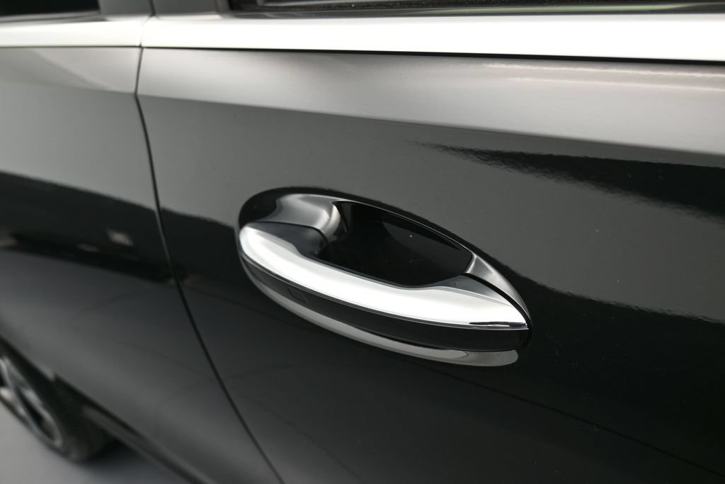 Used 2025 Mercedes-Benz C 300 Sedan image 45