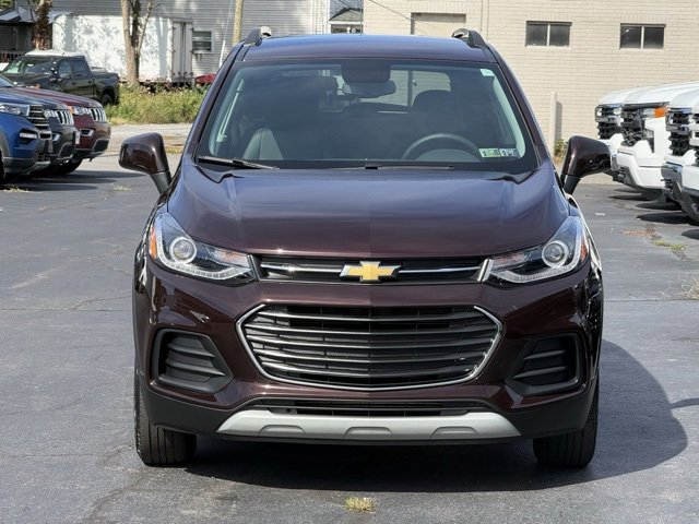 Used 2022 Chevrolet Trax LT w/ Premium Seat Package image 2