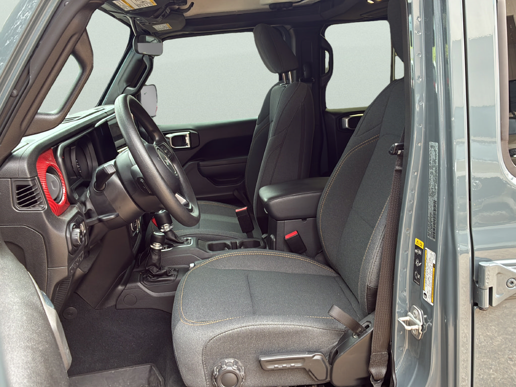 Used 2025 Jeep Wrangler Unlimited Sport AWD/4WD image 22
