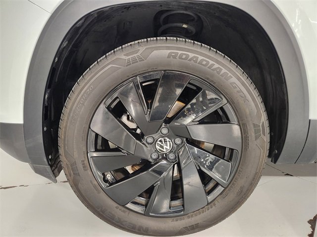 Used 2024 Volkswagen Atlas SE w/ Black Wheel Package image 8