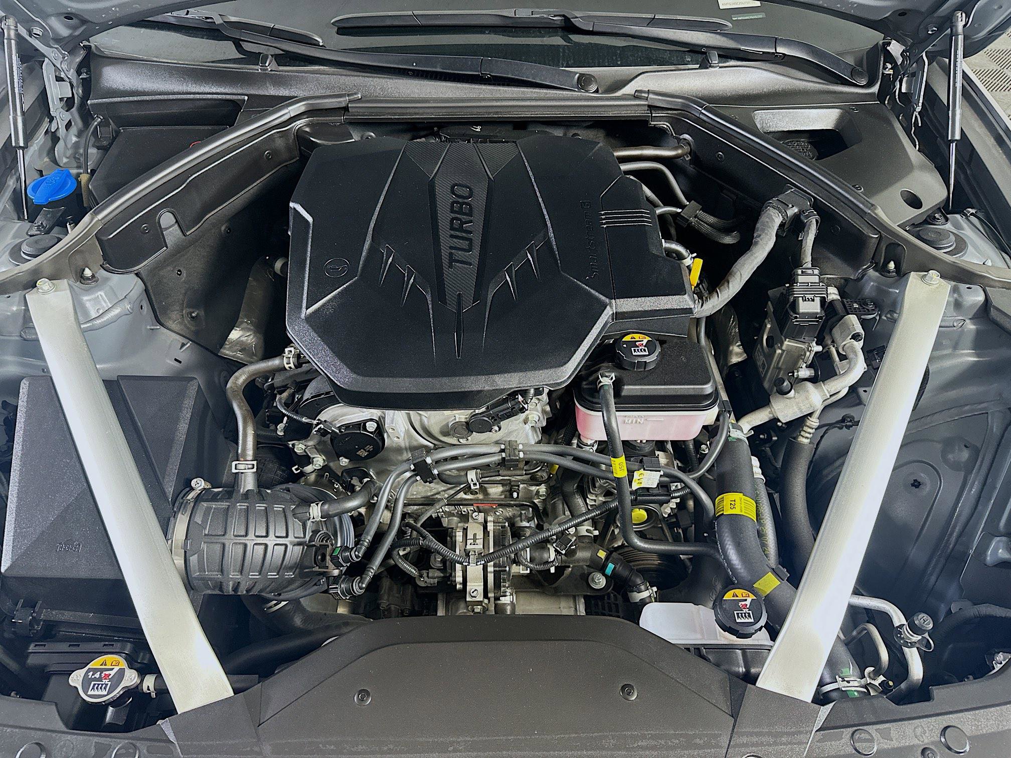 Used 2025 Genesis G70 2.5T RWD image 34