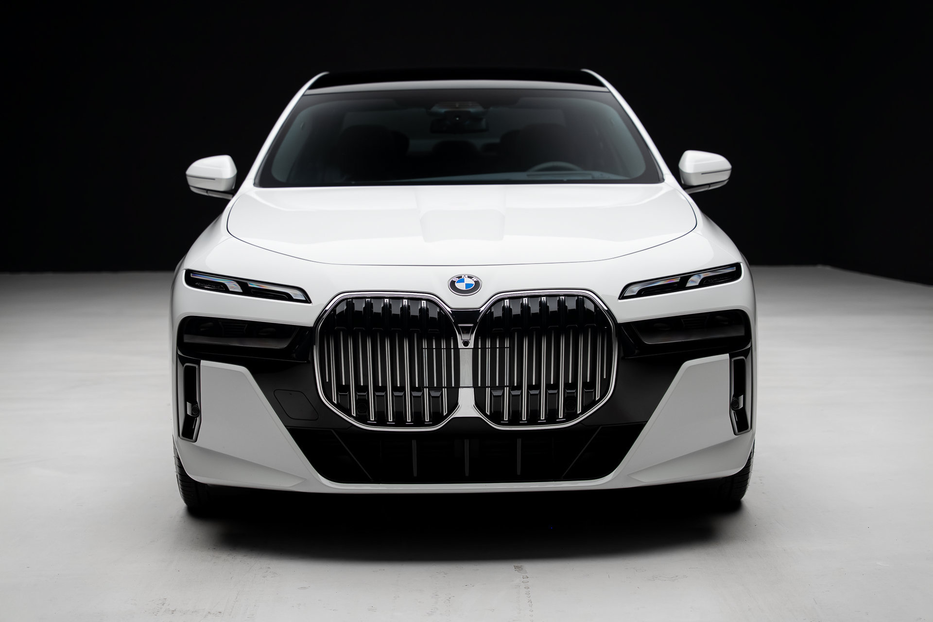 Used 2026 BMW 740i RWD image 7