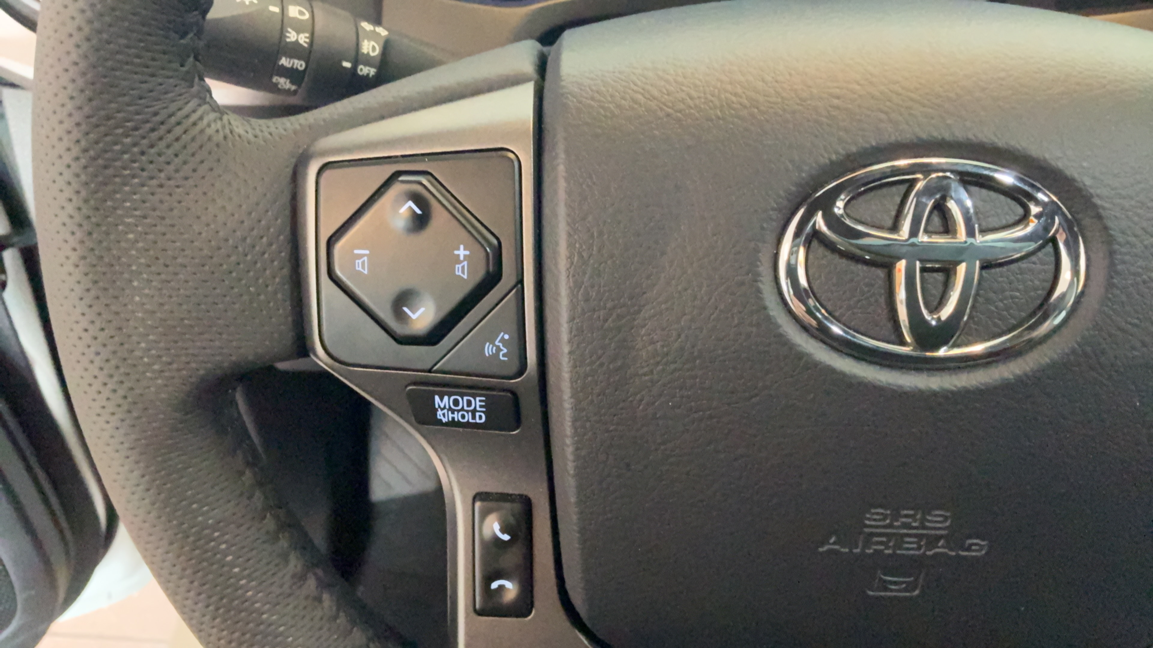 Used 2023 Toyota Tacoma TRD Off-Road w/ TRD Premium Off Road Package AWD/4WD image 17