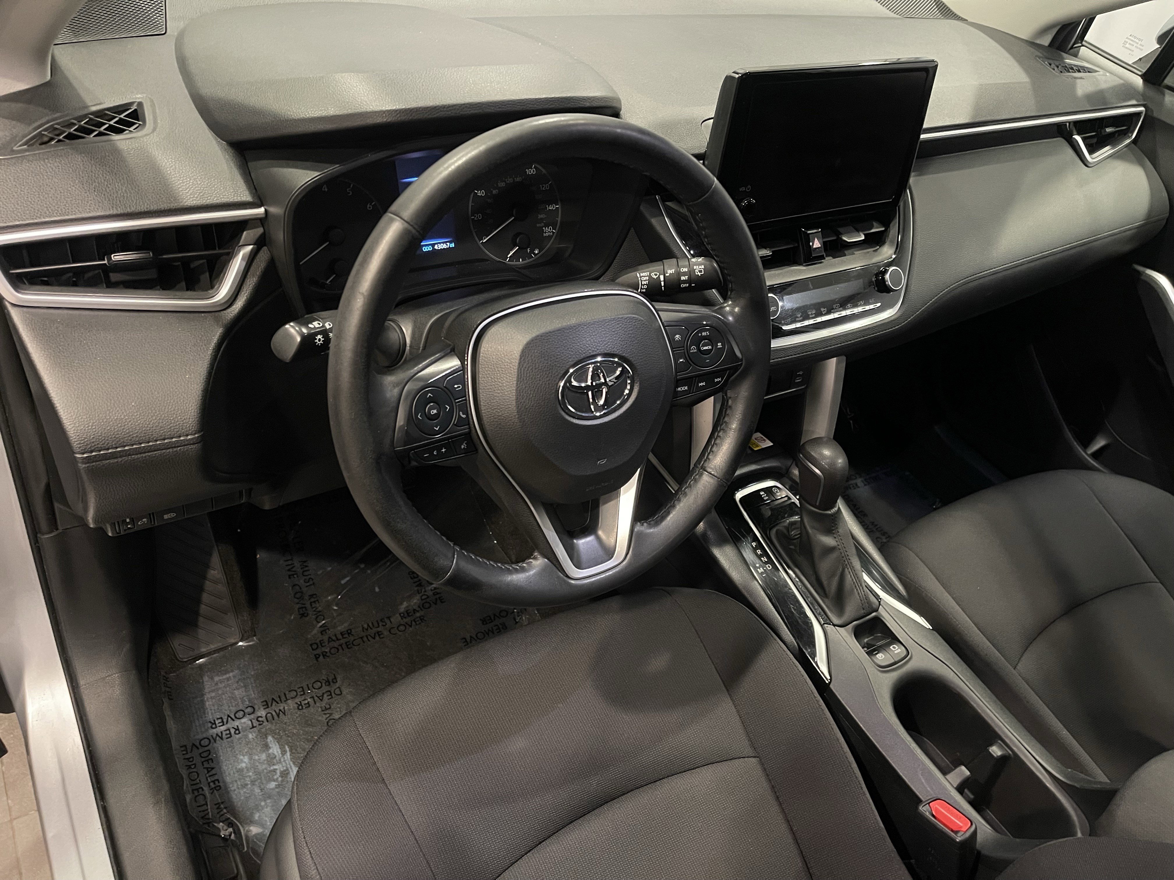 Used 2023 Toyota Corolla Cross LE AWD/4WD image 13