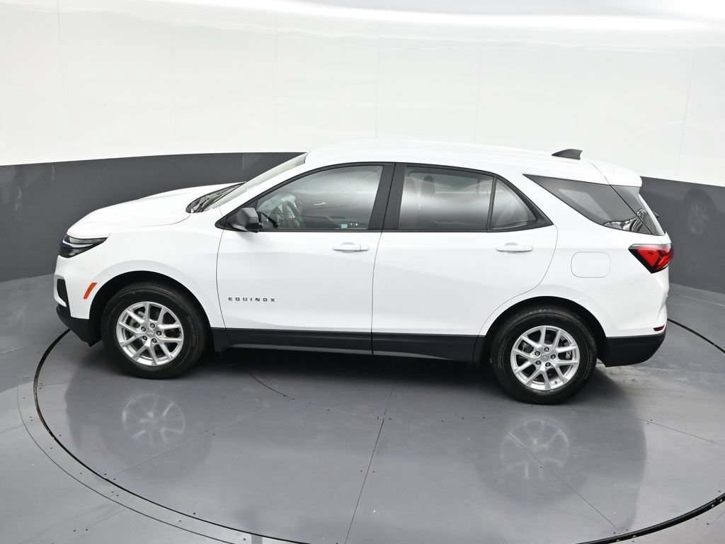 Used 2023 Chevrolet Equinox LS w/ Driver Confidence II Package AWD/4WD image 16