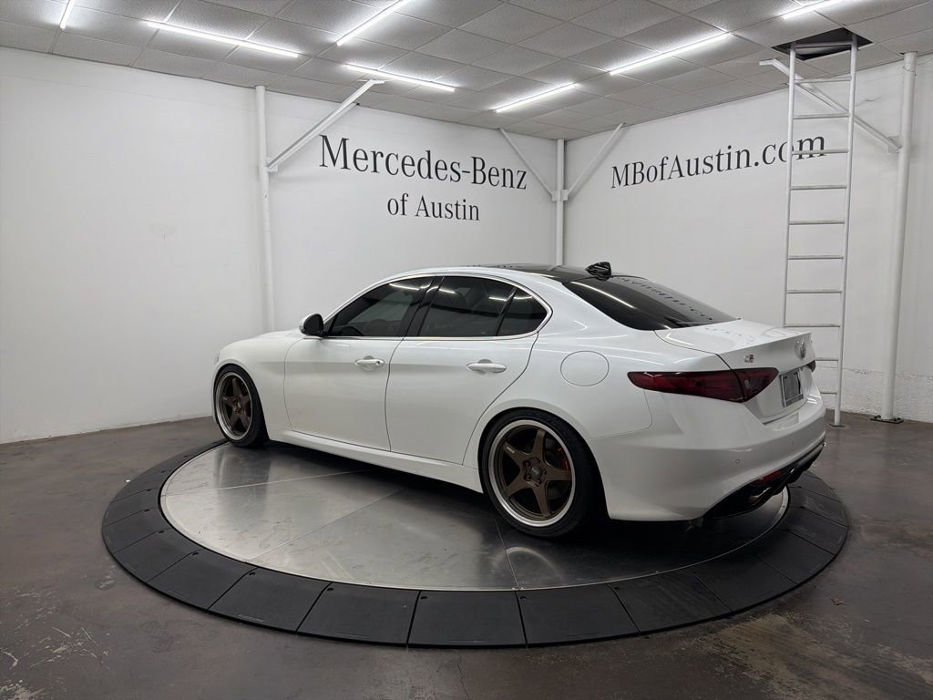 Used 2019 Alfa Romeo Giulia Ti w/ Quick Order Package 22Z Lusso image 5