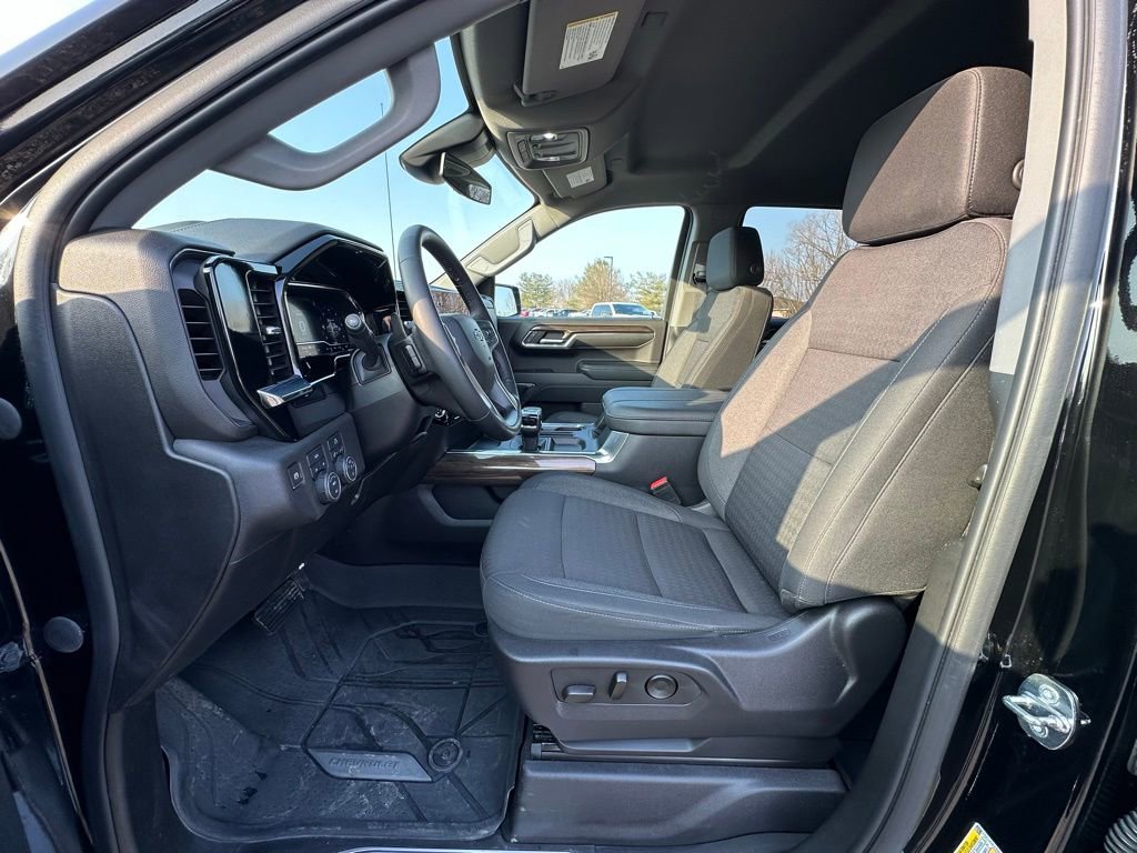 Used 2024 Chevrolet Silverado 1500 RST w/ Protection Package image 2