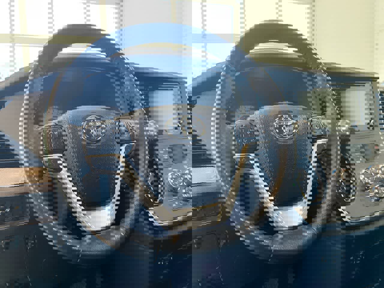 Used 2020 Toyota Sienna SE w/ SE Preferred Package image 14