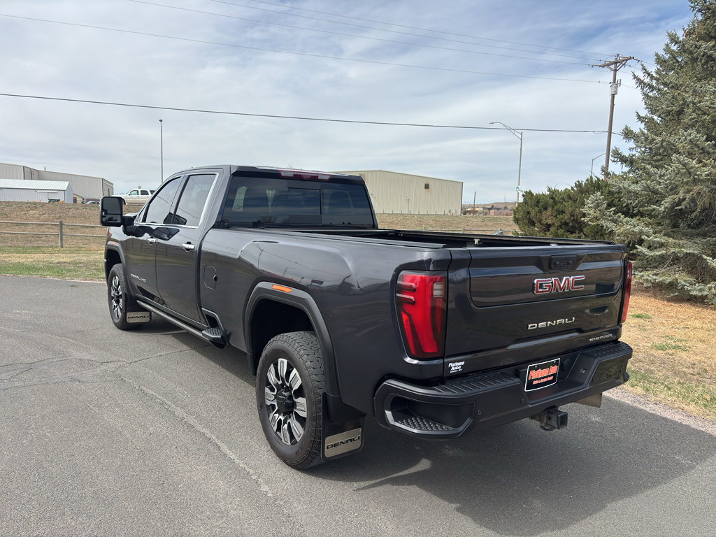 Used 2024 GMC Sierra 3500 Denali w/ Technology Package image 8