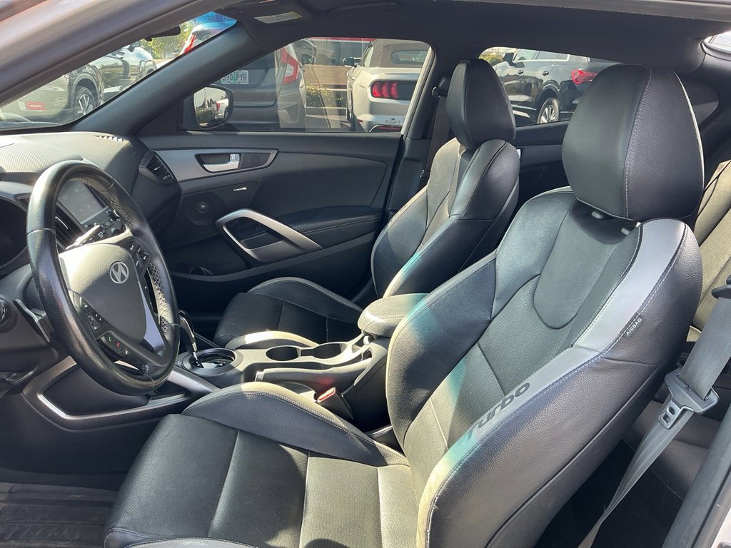 Used 2017 Hyundai Veloster Turbo FWD image 18