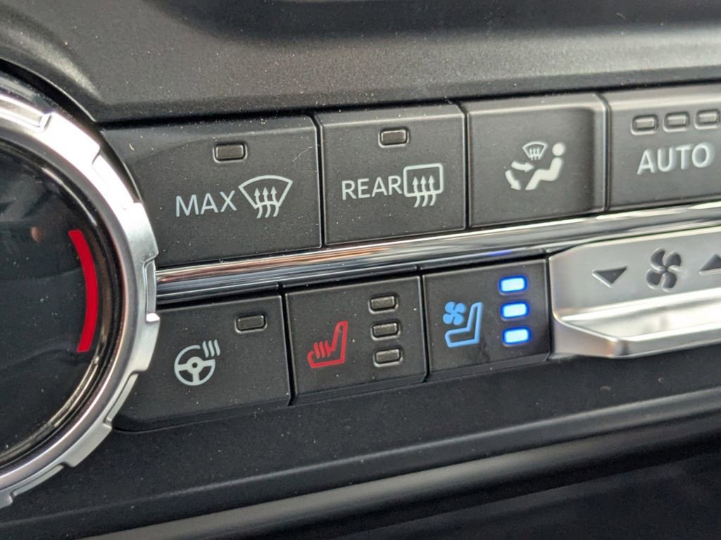 New 2026 Ford F250 Lariat w/ Black Appearance Package image 26