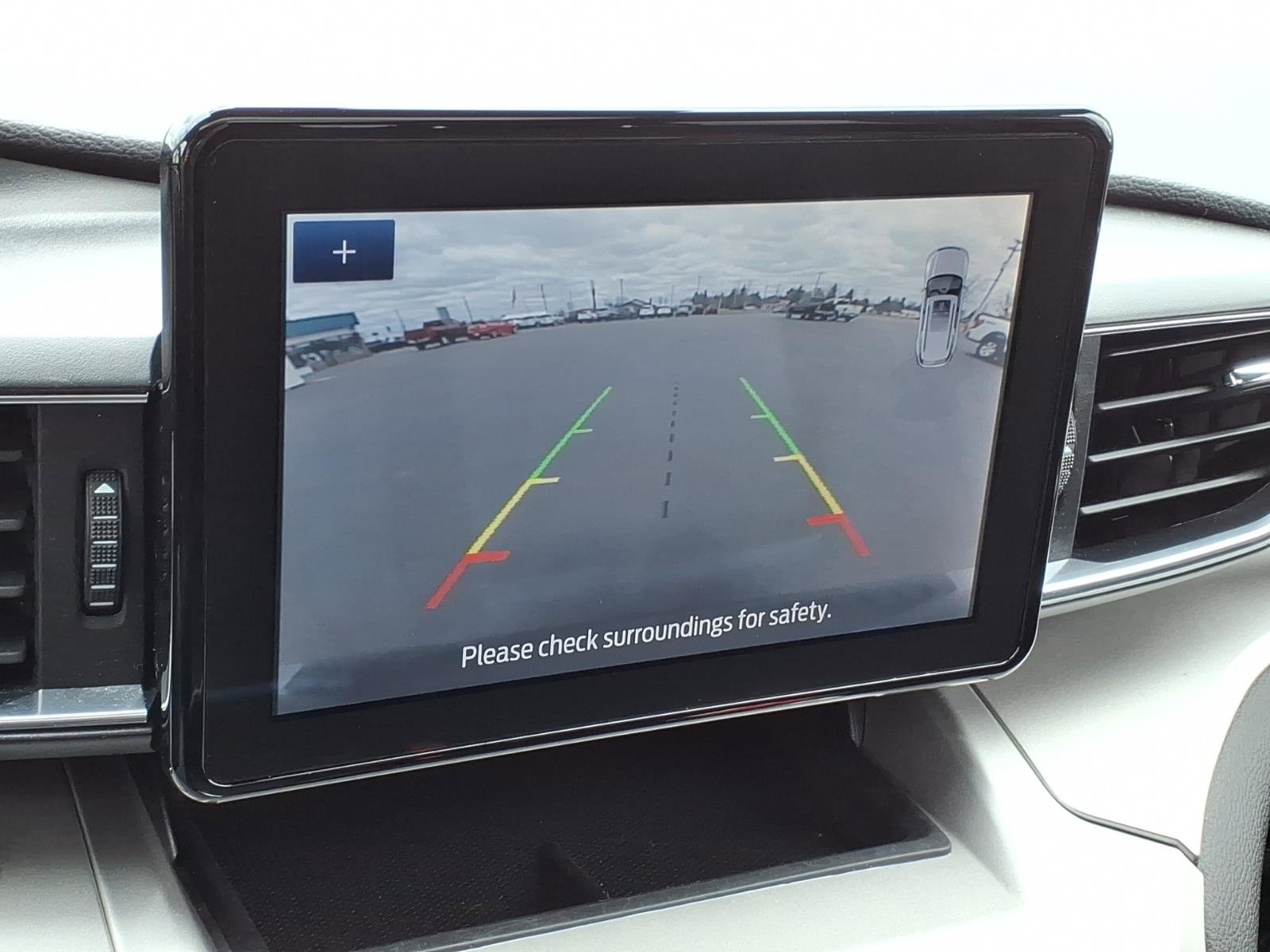 Used 2021 Ford Explorer XLT w/ Equipment Group 202A AWD/4WD image 18