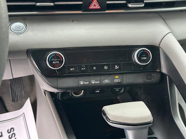 Used 2023 Hyundai Elantra SEL image 26