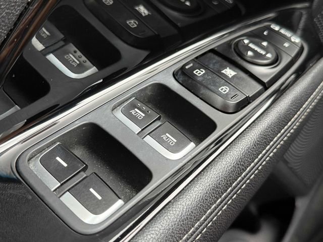 Used 2017 Kia Niro EX FWD image 13