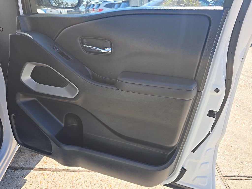 Used 2022 Nissan Frontier SV image 28