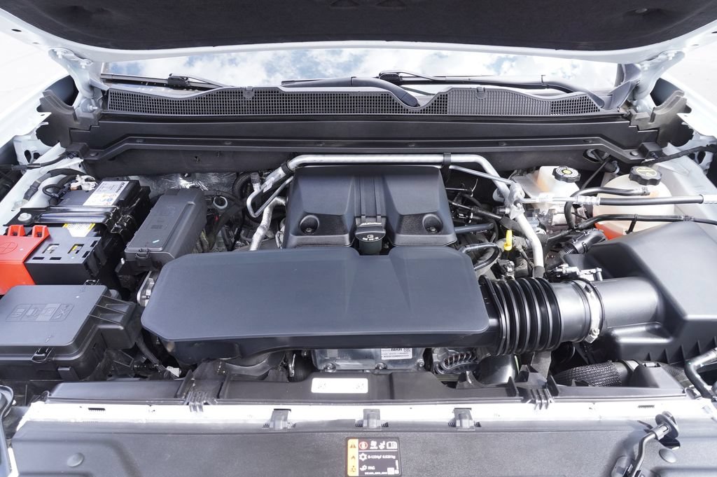 Used 2024 GMC Canyon AT4X AWD/4WD image 7
