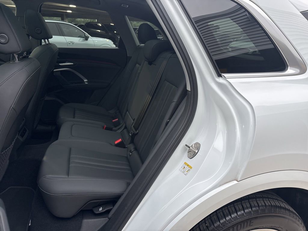 Used 2025 Audi Q5 Premium Plus w/ Premium Plus AWD/4WD image 14