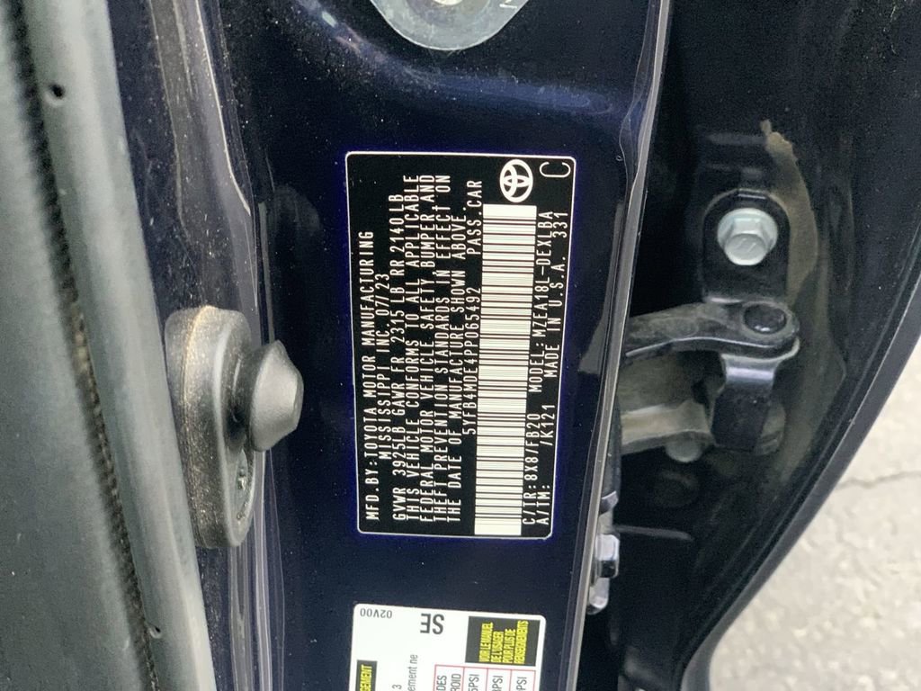 Used 2023 Toyota Corolla LE image 32
