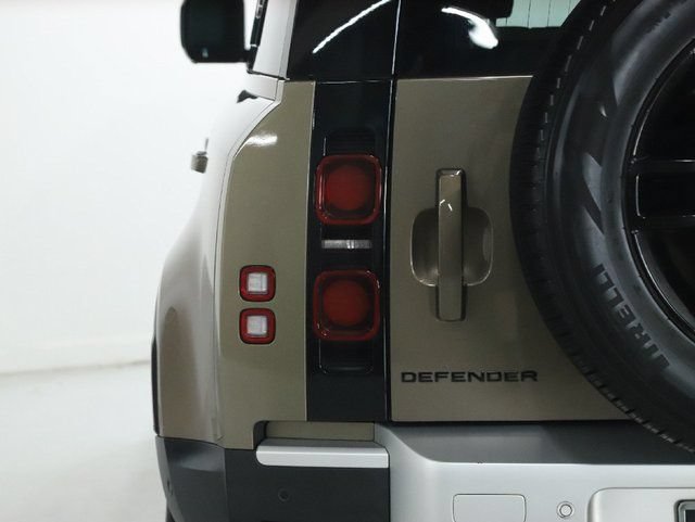 Certified 2023 Land Rover Defender 110 S AWD/4WD image 43